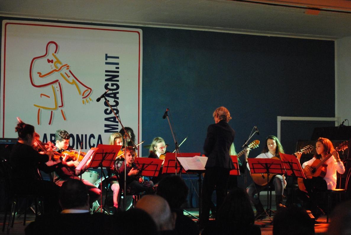 La filarmonica Maascagni di Venturina Terme durante il saggio di fine anno 2014