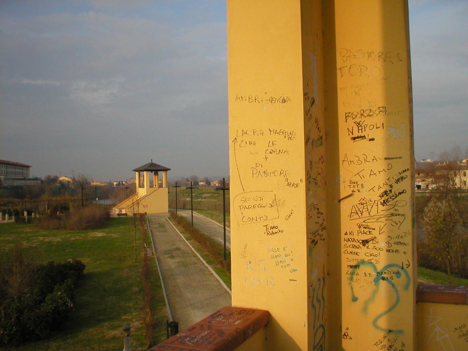 Il parco dell'Ambrogiana è finito spesso nel mirino dei vandali