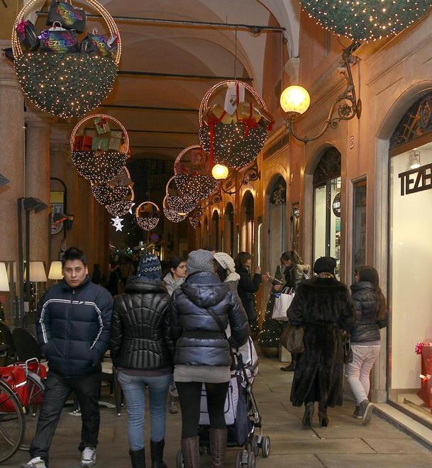 Shopping di Natale Stasera “notte bianca” tra i negozi del centro 