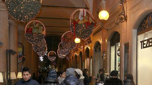 Shopping di Natale Stasera “notte bianca” tra i negozi del centro