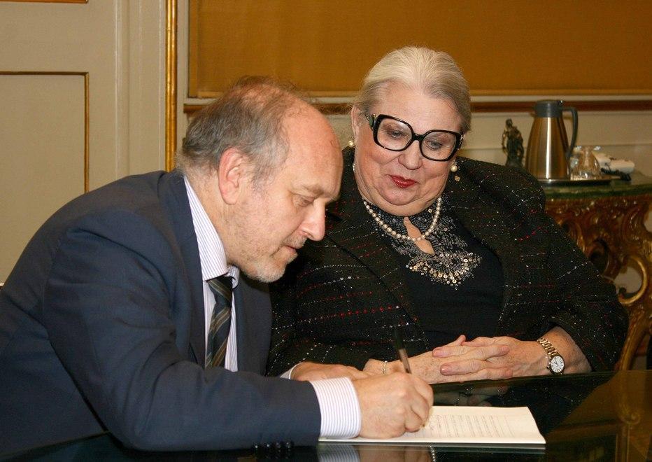 La città riceve parte della grande collezione del suo figlio Bassani 