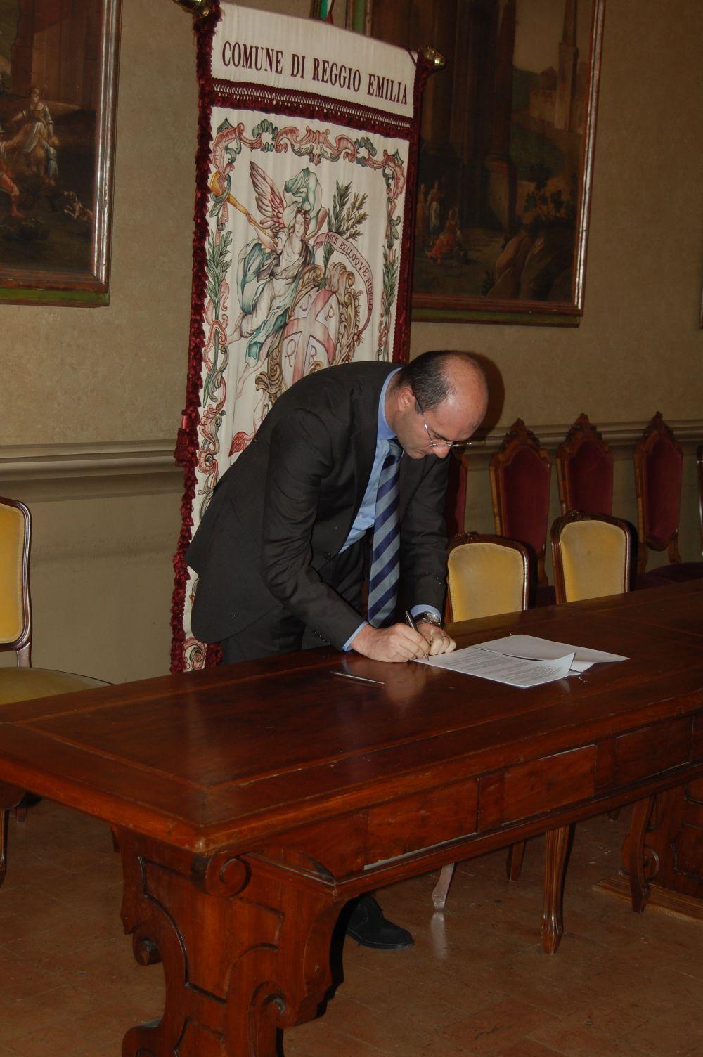 Via Veneri, ecco l'ordinanza anti-degrado