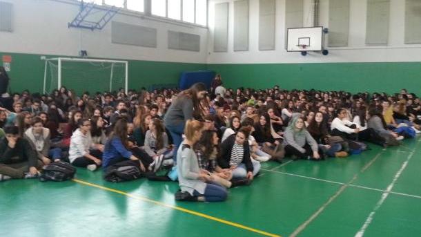 Studenti in adunata al Formiggini