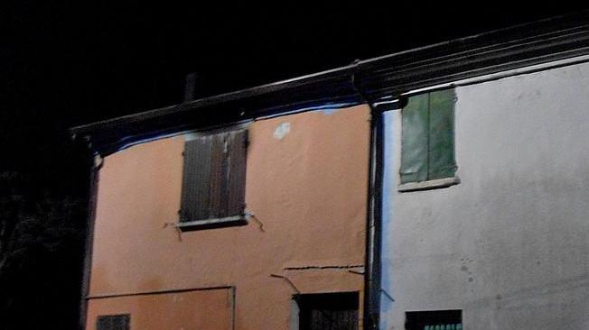 Incendio rende inagibile la casa colonica