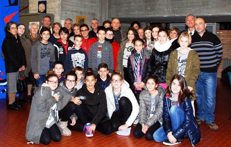 Una biblioteca donata alle scuole