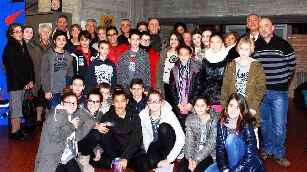 Una biblioteca donata alle scuole