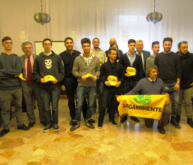 La raccolta porta a porta va avanti tra alti e bassi 