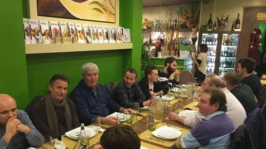 Cena di Natale col brindisi triste per Cocchi