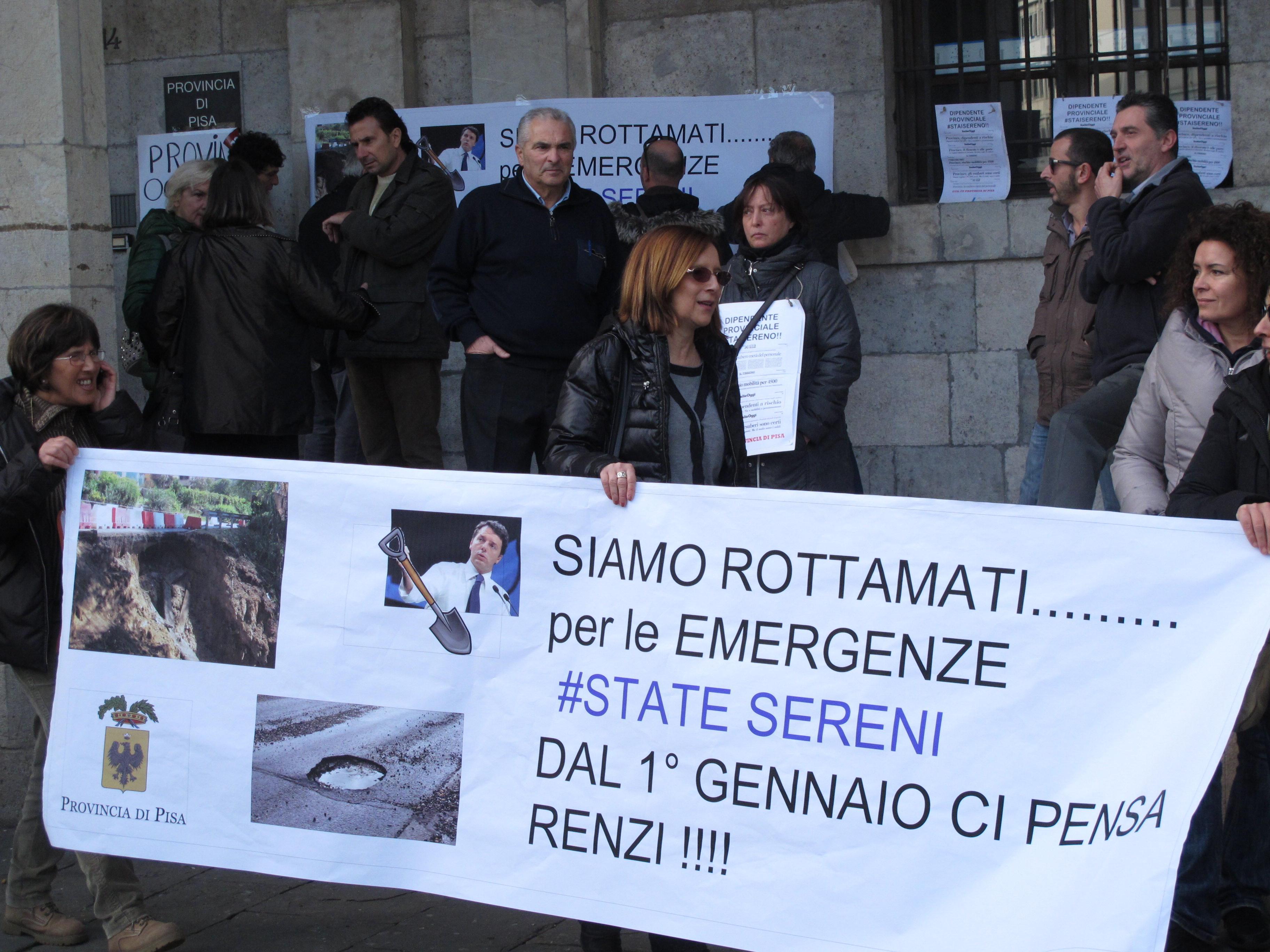 I dipendenti della Provincia sfilano in centro