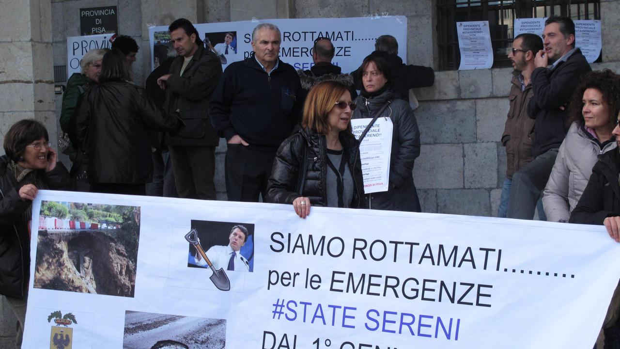 I dipendenti della Provincia sfilano in centro