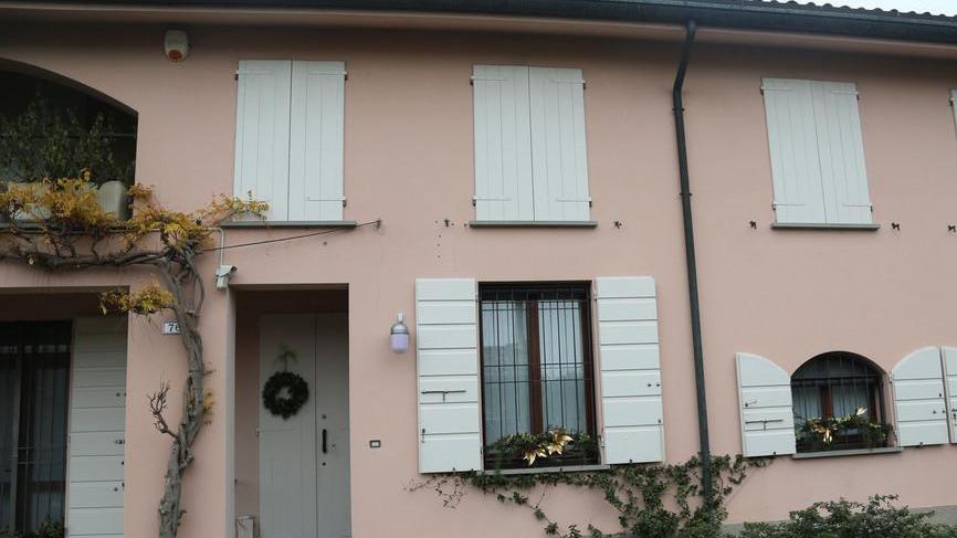 Rapina in villa, fuga con la cassaforte
