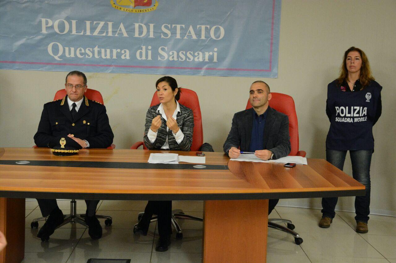La conferenza stampa della polizia (foto Mauro Chessa)