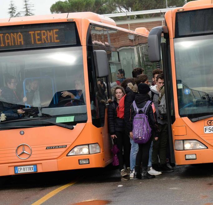 Provincia nel caos presidio permanente di 300 dipendenti 