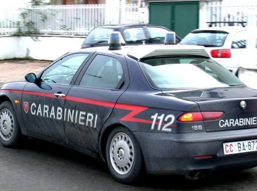 Escono di casa, i ladri fanno razzia 