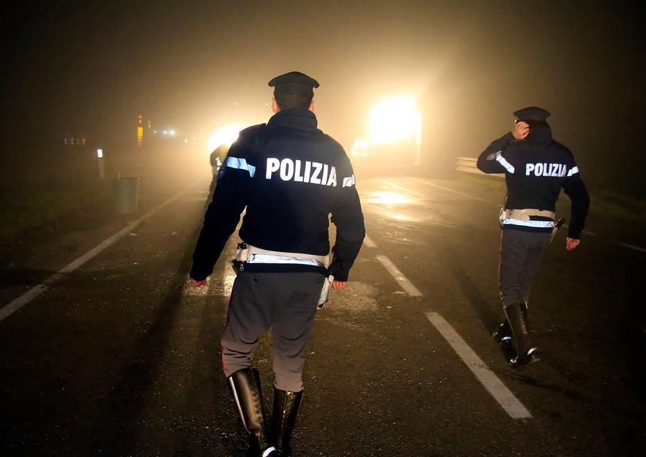 Nebbia, incidente tra 4 auto con sei feriti 