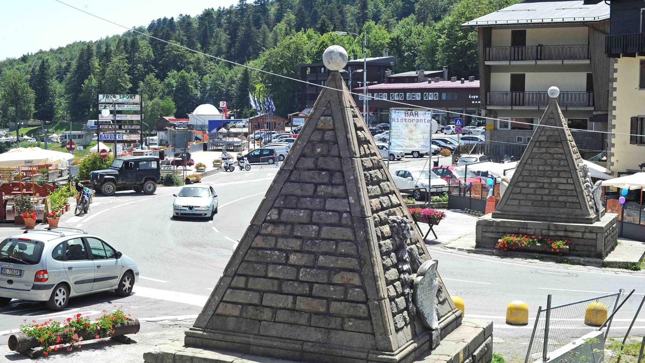 Pochi turisti in montagna per le feste, nella foto le Piramidi ad Abetone