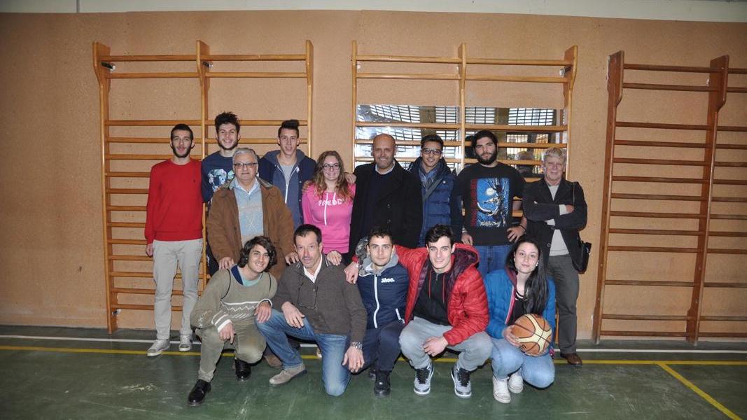 Un momento della riapertura della palestra di via Montesanto