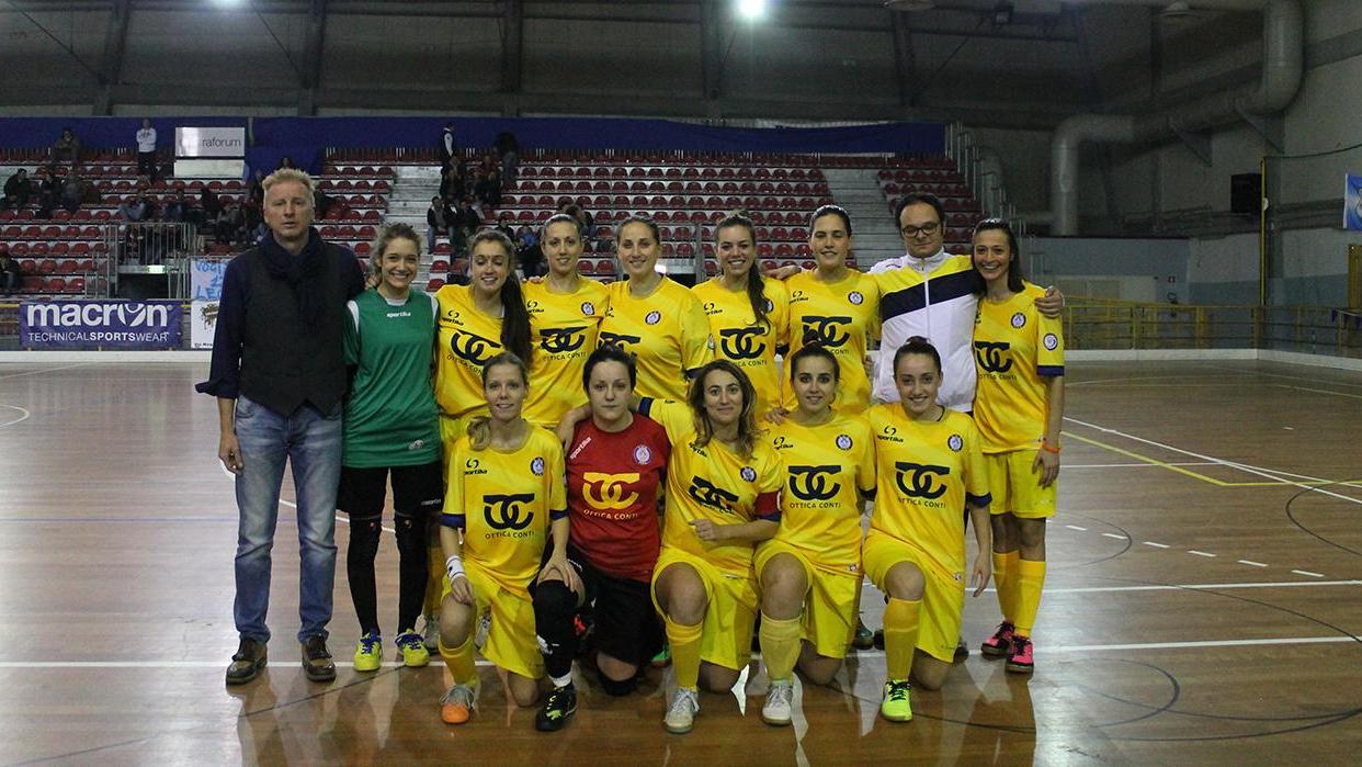 Calcio a 5. il Cus Pisa femminiel Ottica Conti