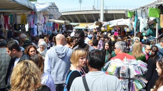 Maxi sequestro al "Mercatino del venerdì", nei guai in venti