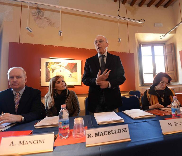 Undici lune per animare il paese 