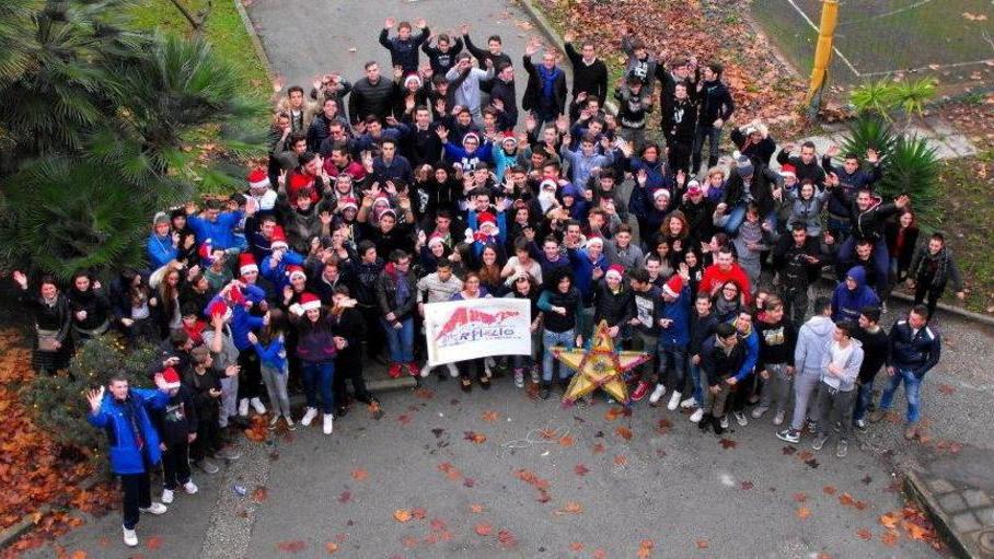 Gli auguri degli studenti del Nautico