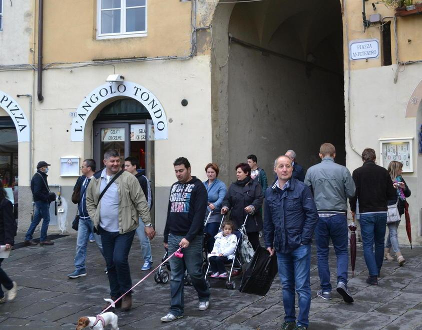 Straniero e di mezza età L’identikit del turista 