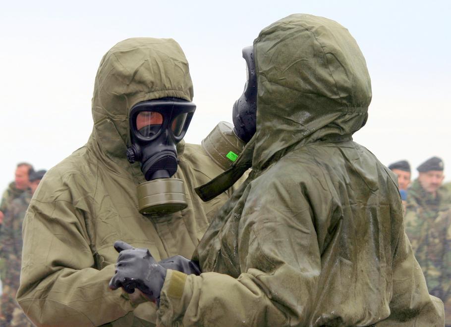 Pili: «Rischio radiazioni, stop all’addestramento» 