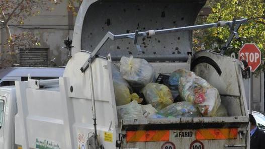 Arriva la settima proroga per la raccolta dei rifiuti