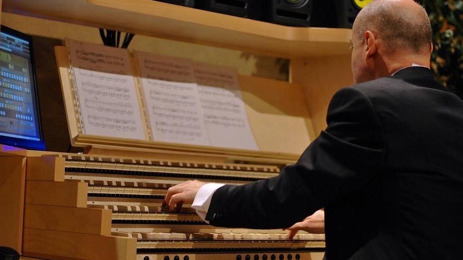 Concerto d’organo “virtuale” nella Sala del Tricolore
