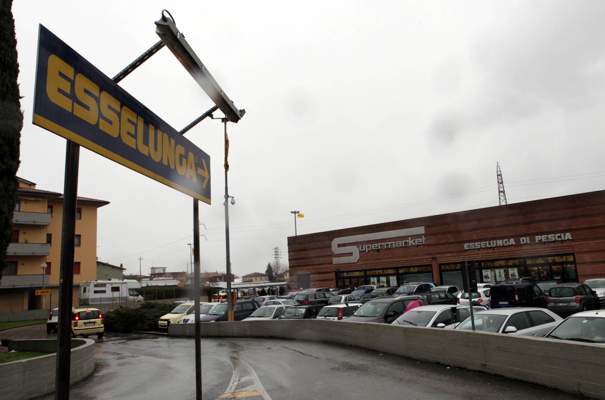 Il supermercato di Pescia teatro della tentata rapina