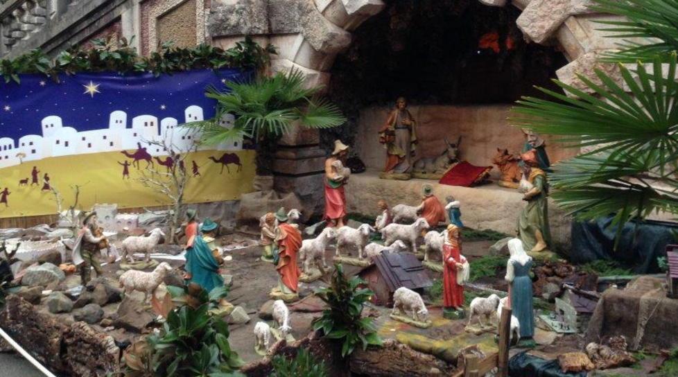 Vandali danneggiano il presepe dell’Asvalt 
