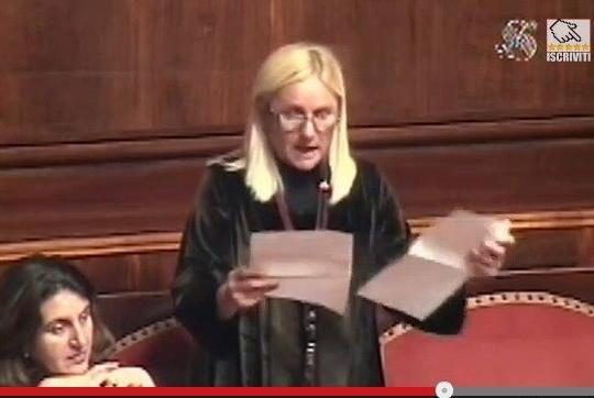 I 5 Stelle portano Castagneto in Senato, e scoppia la bagarre 