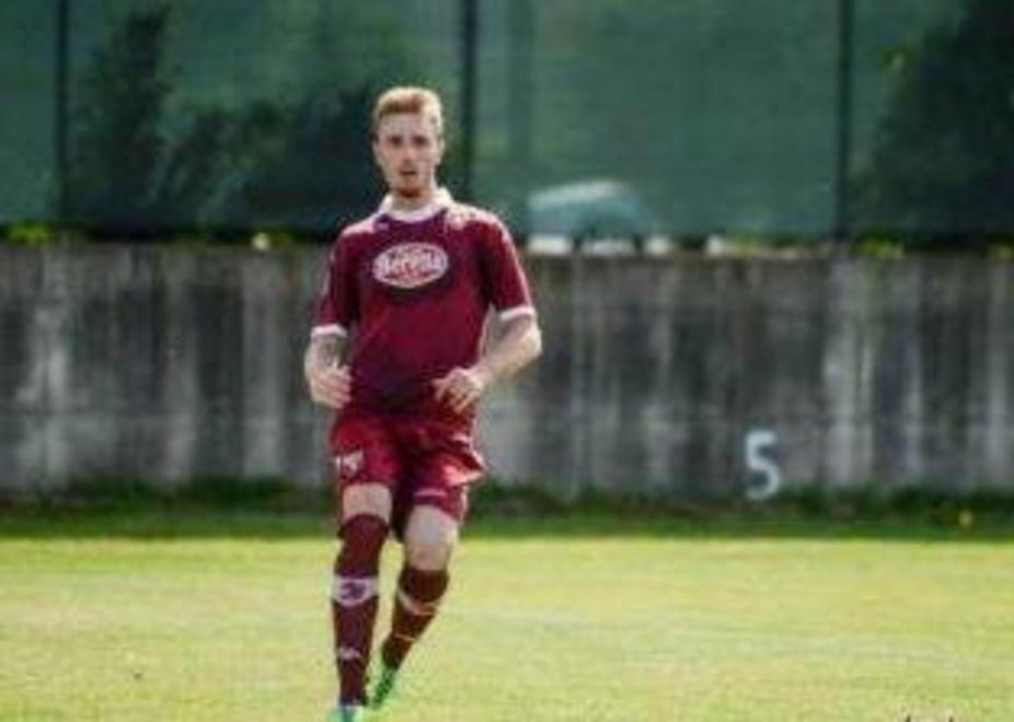 Rischia di morire giovane calciatore 