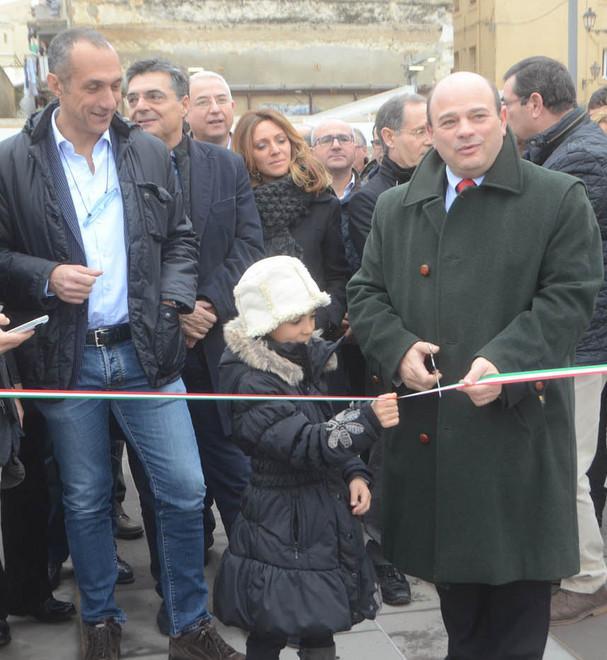 Aperta la nuova piazza del Mercato 