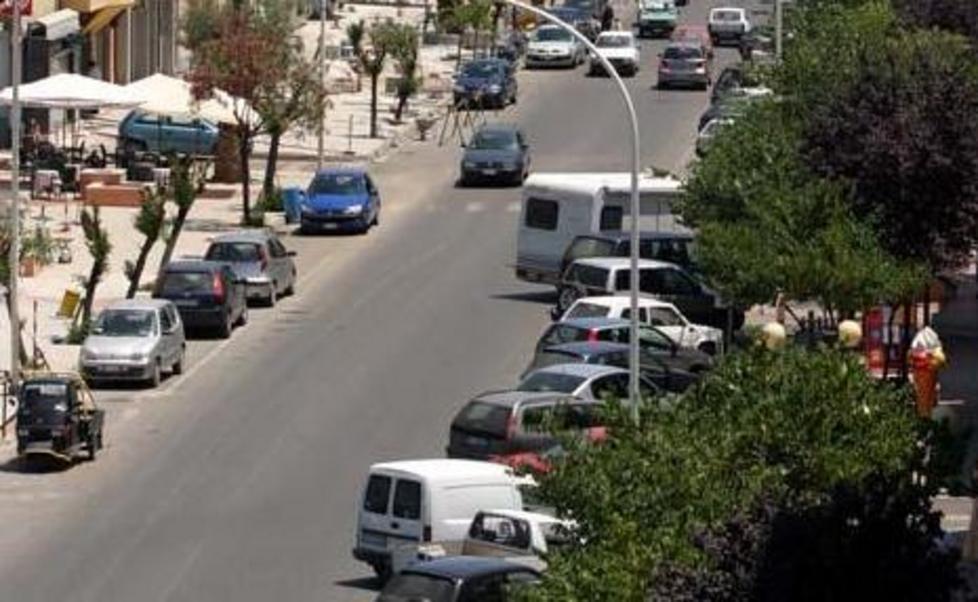 Un parcheggio multipiano nel centro della città 