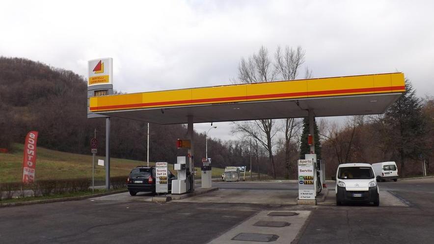 «Hanno puntato il fucile e ho dato i soldi»