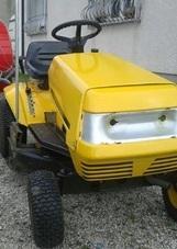 In piazza la slitta seguita da Babbo Natale