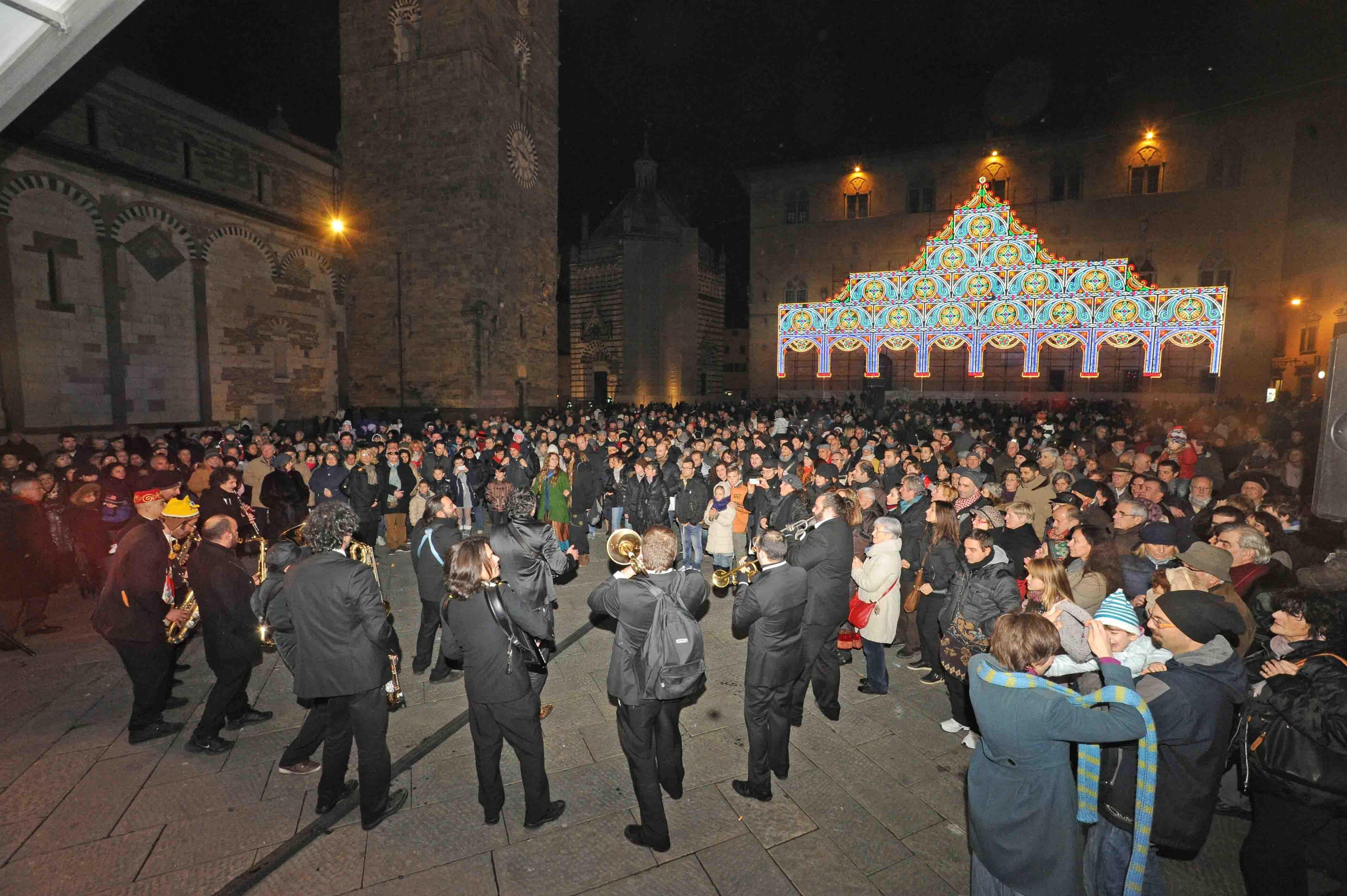 Concerti e brindisi in piazza del Duomo per l'arrivo del nuovo anno 