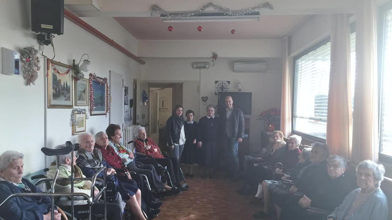 Il sindaco incontra anziani e bambini