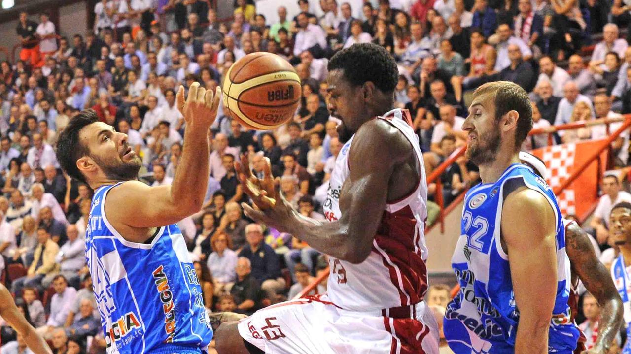 Linton Johnson con la maglia della Tesi Group (foto Gori)