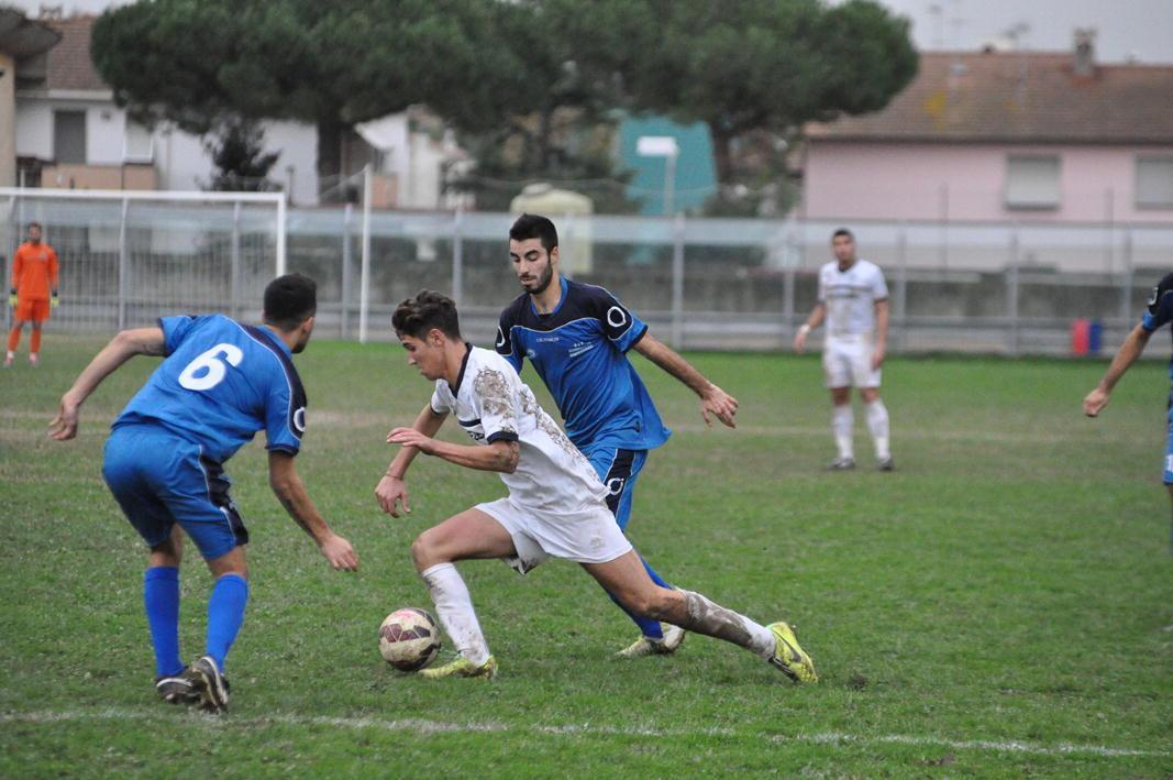 Un'azione di gioco in Prima categoria