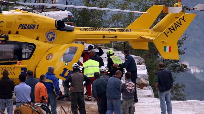 I momenti del drammatico incidente in cava