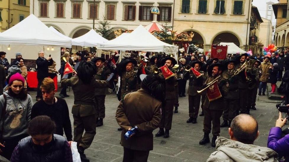 Gli auguri della fanfara alla città