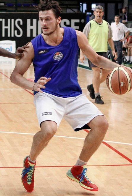 Amici: i tiri sbagliati? Qui ci sono canestri molto più duri