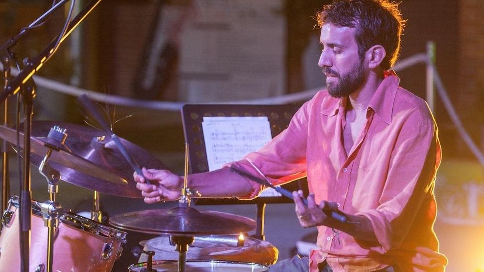La batteria di Cappellato dà il ritmo all’ultimo concerto