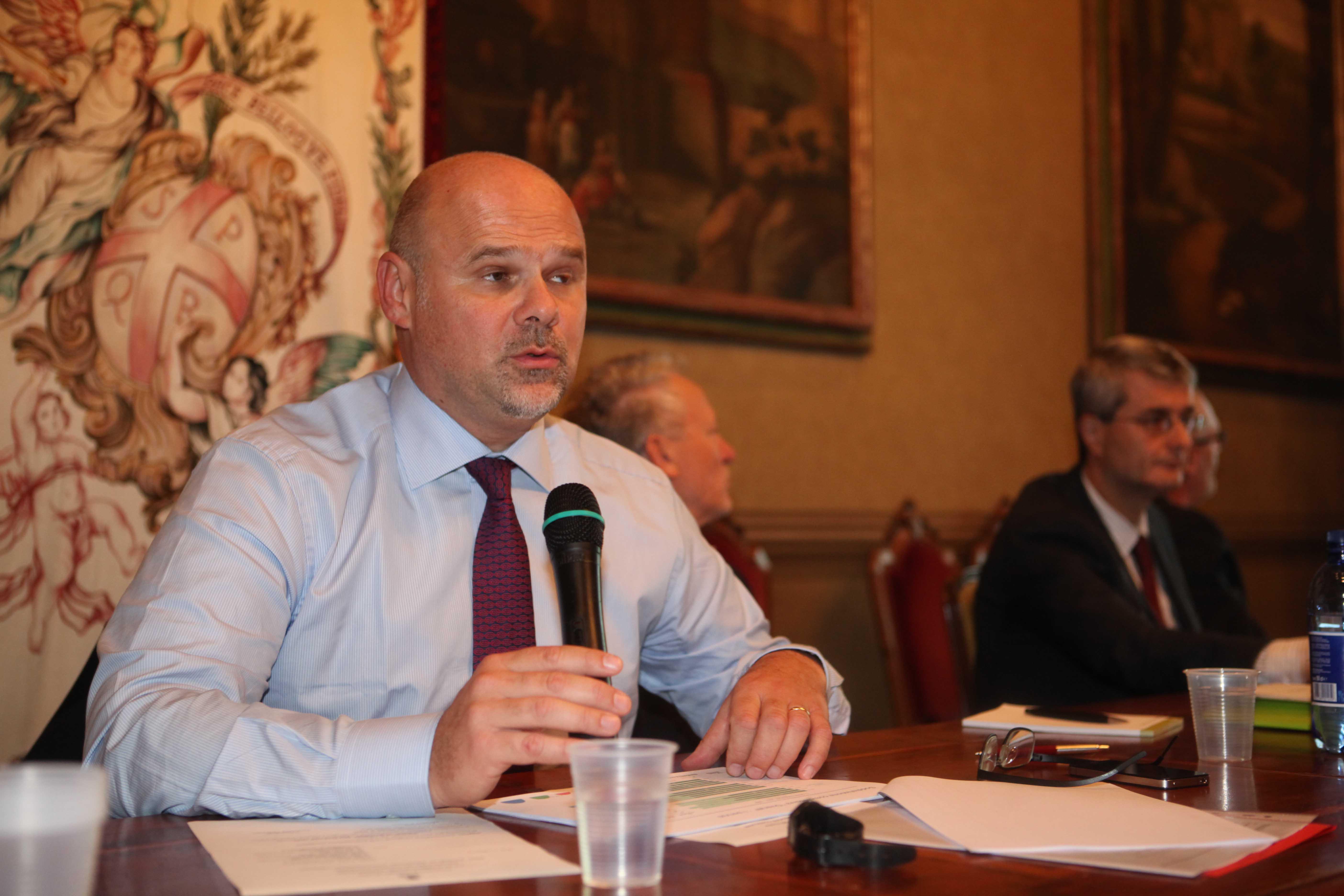 Valzer in Iren, Viero pronto a lasciare il gruppo