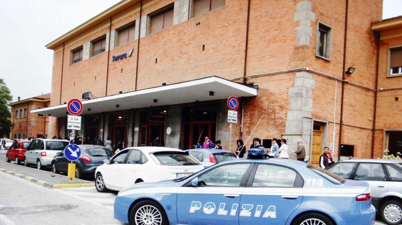 La polizia in stazione