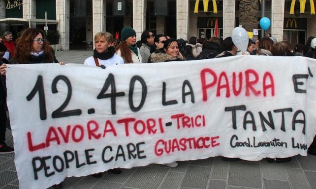La manifestazione di protesta dei dipendenti della People Care