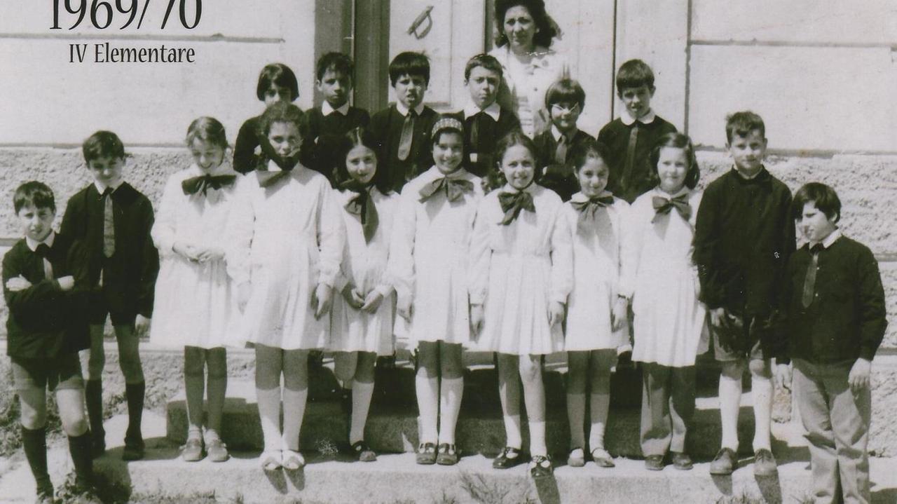Gli alunni della scuola Carducci di Capoliveri nel 1970