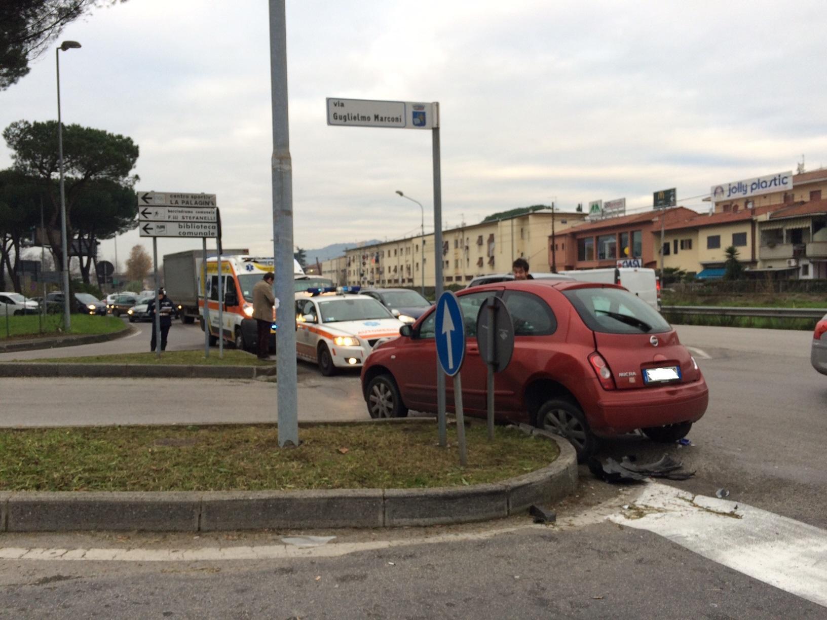 Una delle auto coinvolte nell'incidente (foto Nucci)